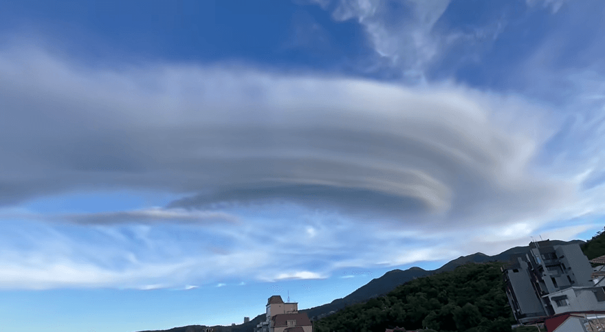 台北上空出現「莢狀雲」　鄭明典曝成因：中南部可能降溫