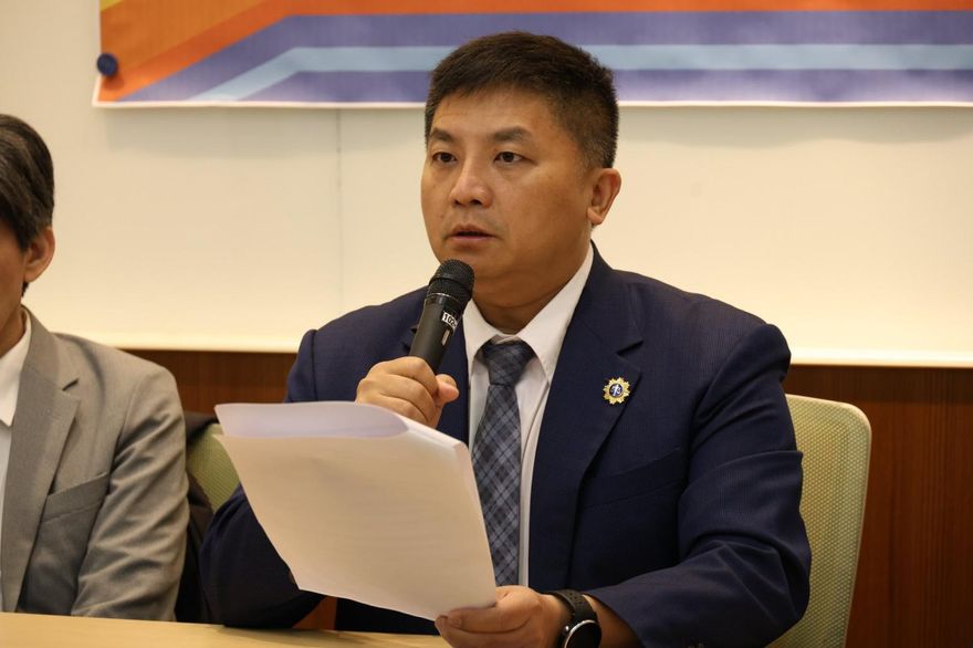 32:0卓榮泰不下台　吳宗憲：政務官個個「表皮增生」