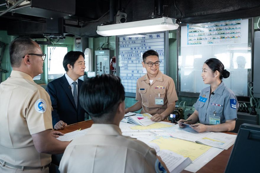 賴清德再現身莒光園地　在海軍馬公號驅逐艦上廣播