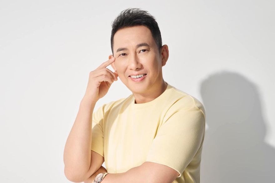 屈中恆昔涉毒！舞台劇大陸場全喊停　返台與張小燕聚餐近況曝