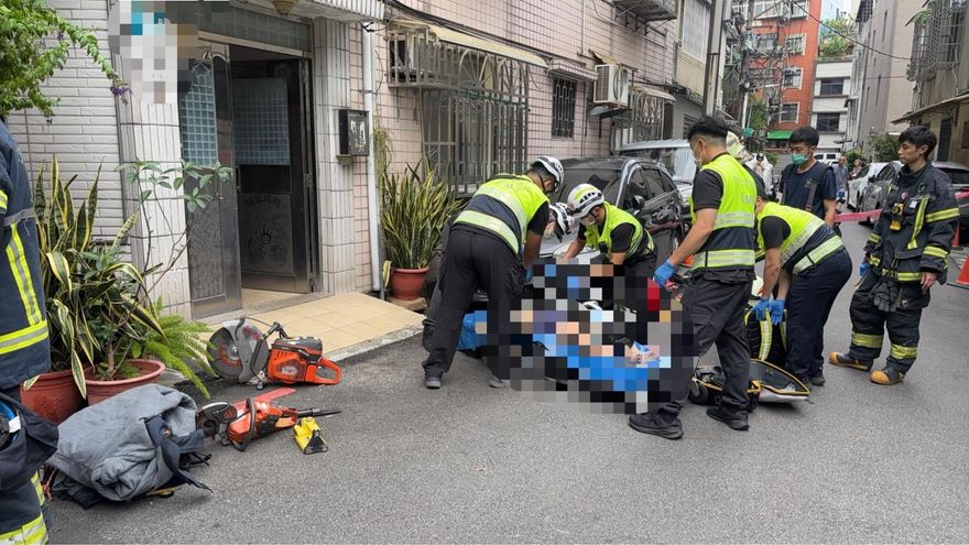 影/回天乏術！板橋61歲婦包水餃「右手捲入絞肉機」慘死