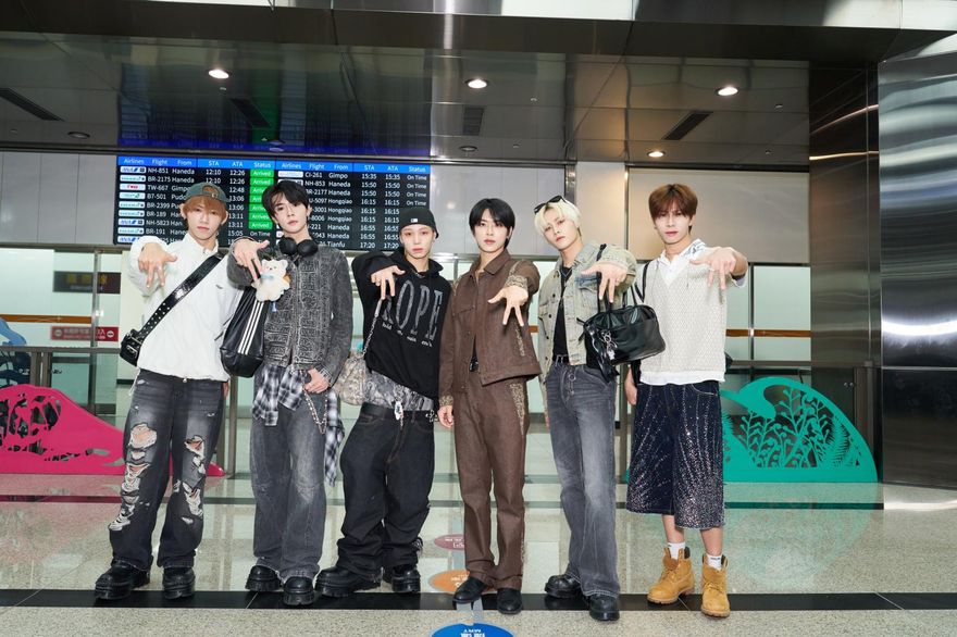 SEVENTOEIGHT闖韓返台了！上百粉機場掀暴動　打歌驚喜同台Stray Kids