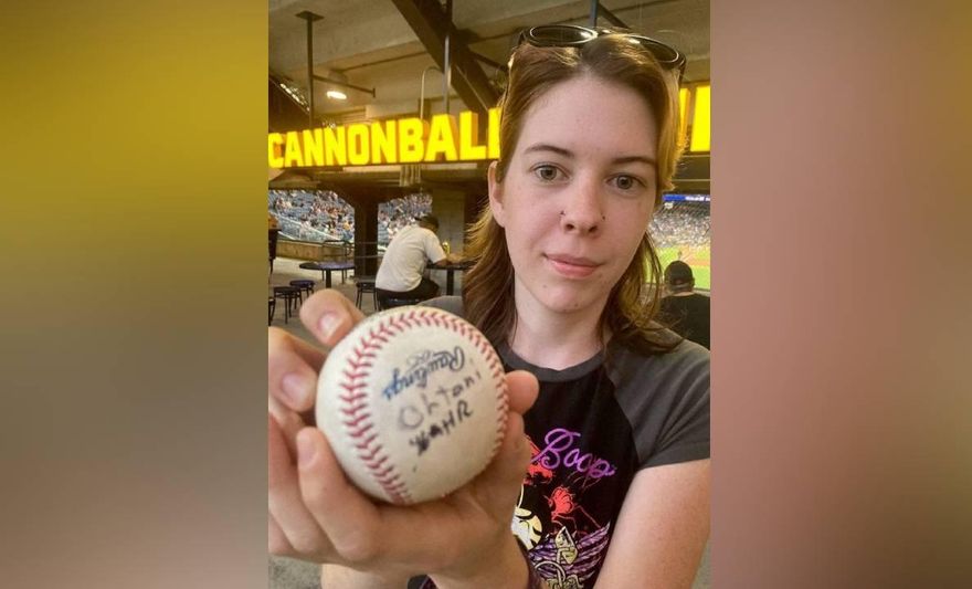 MLB/絕不賣！女球迷撿到大谷100轟球　球場保全簽字惹議