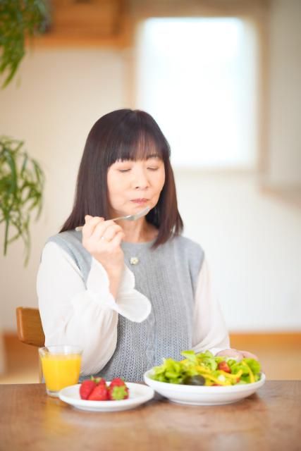 咀嚼吞嚥都靠「腦補」！ 研究成果登國際期刊