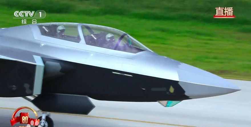 ｢空戰規則改變者｣！陸殲-20S首次實機亮相成焦點