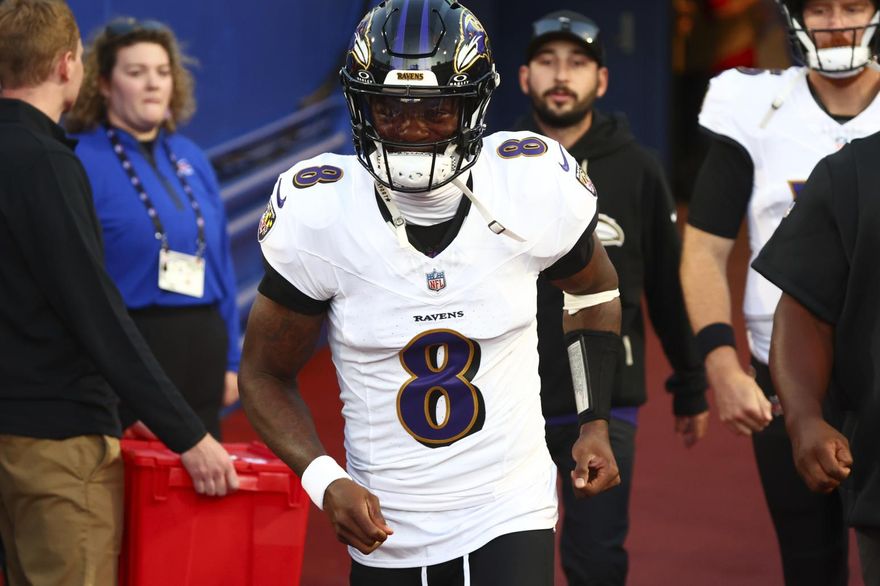 被球迷重重推頭！NFL球星「失控推人」　火爆場面全紀錄