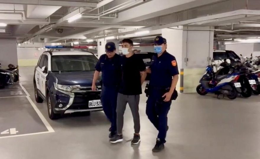 影/新店男曾當街砍死2人　假釋期間又持開山刀砍律師頭