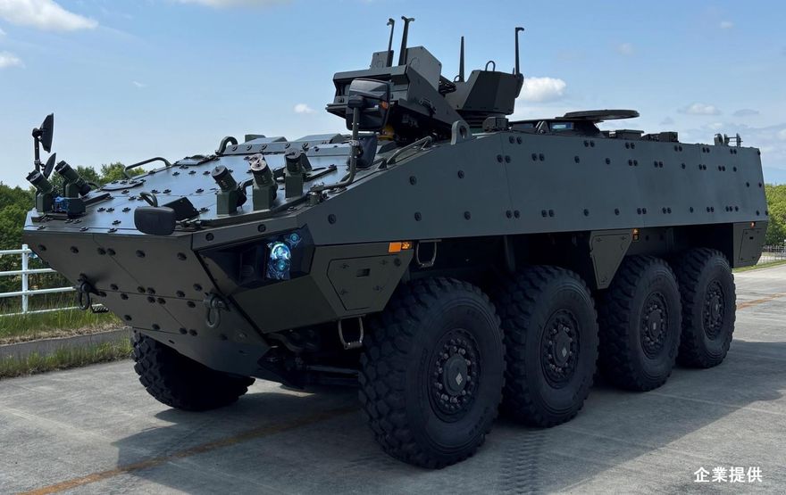 不再完全自行研發　陸上自衛隊首輛全新AMV裝甲車出廠