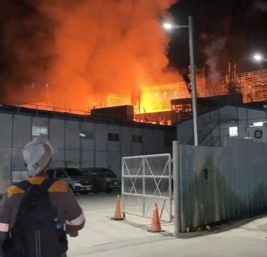 興達電廠爆炸火警最新！市府「勒令停工」廠長鞠躬道歉
