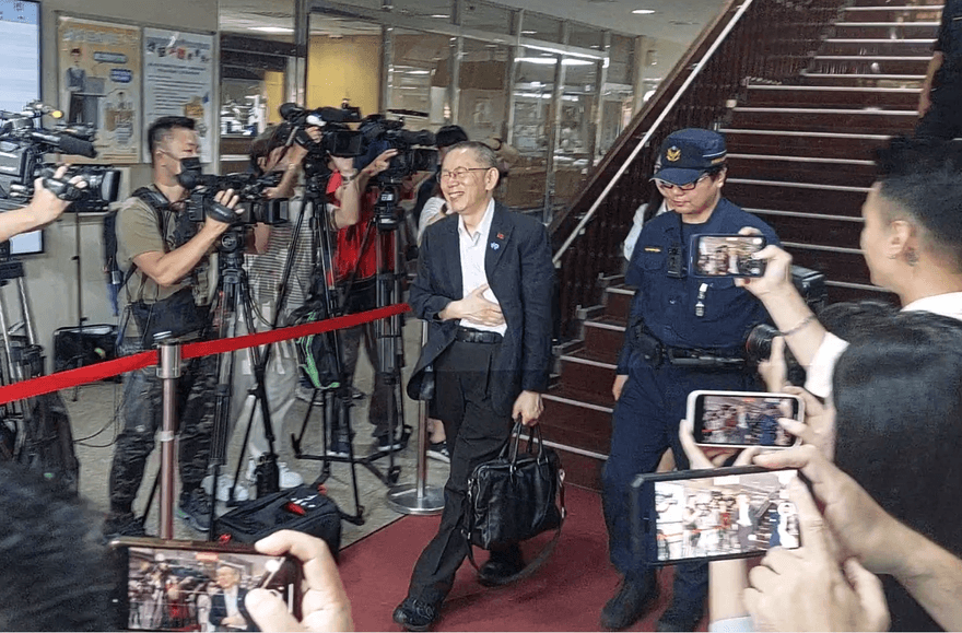 坦承和柯文哲一對一長談　白委曝：他仍堅持2年條款是對的