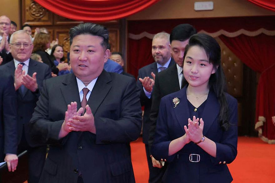 韓國情院：金正恩訪陸緊張頻模仿普丁　愛女隨行累積接班經驗