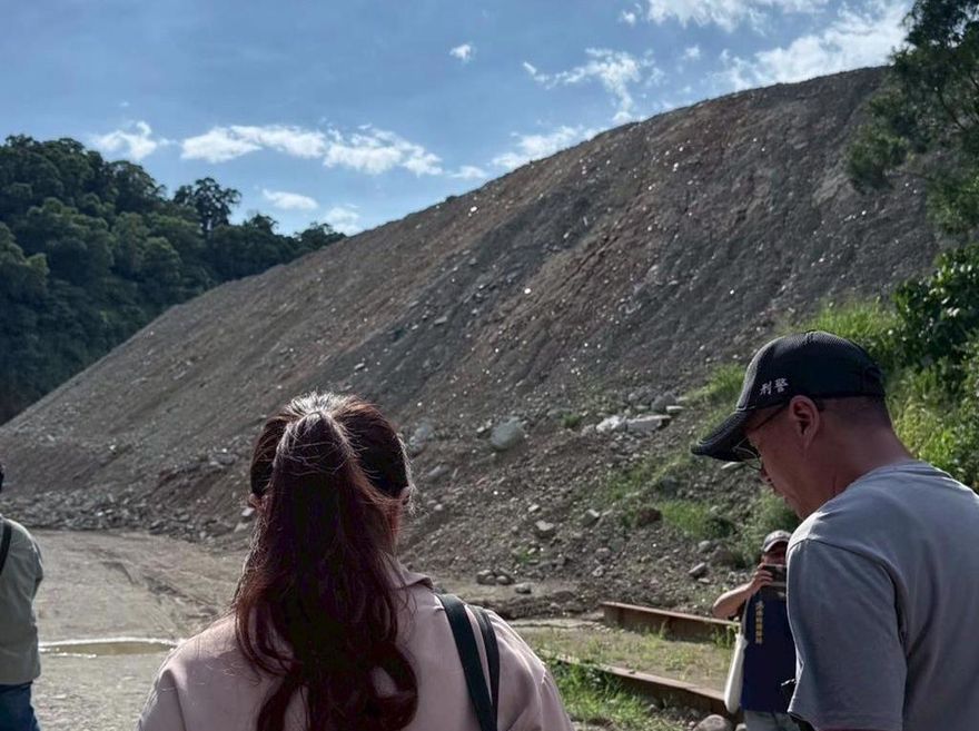 不只美濃大峽谷！高雄大樹超誇張「廢棄山」震撼景象曝