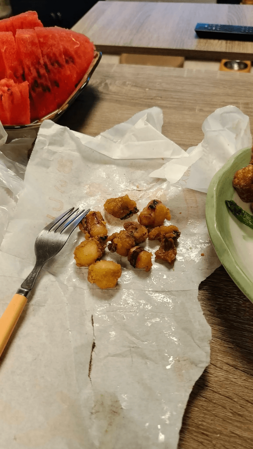 不到10塊炸魷魚要價60元！老闆稱「生食級」遭網友打臉