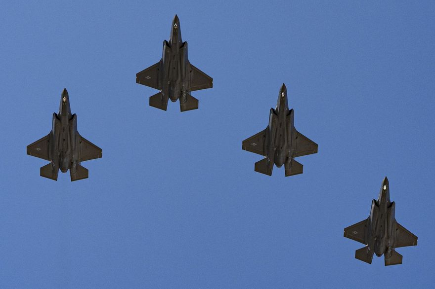 川普掃毒！美艦攔檢委國漁船8小時　5架F-35現蹤波多黎各