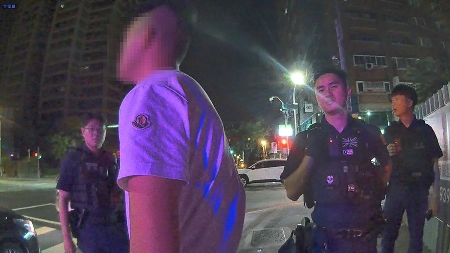 影/桃園街頭全武行！4男酒醉互看不爽爆衝突　警出動快打部隊