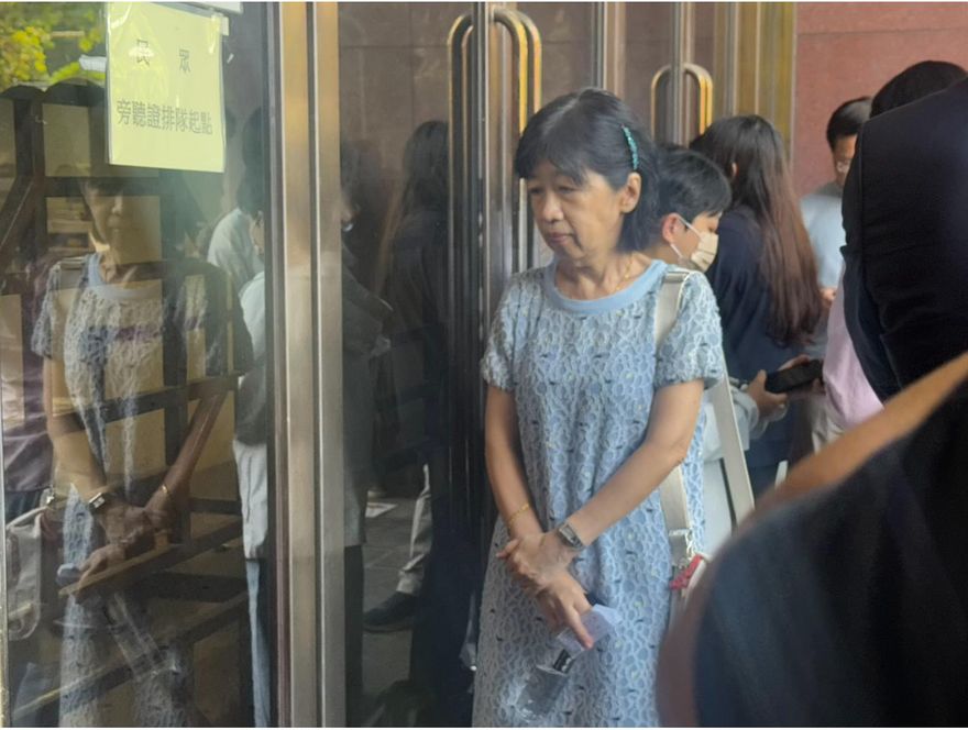 影/柯文哲北院開羈押庭小草聲援　陳佩琪面露擔憂