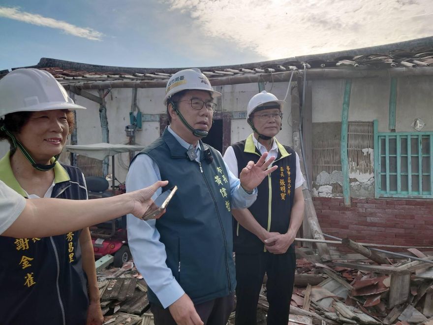 颱風重創台南！黃偉哲民調下滑　逾5成民眾不滿救災表現