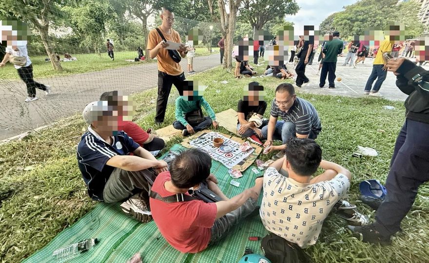 影/外籍移工把藤球場變賭場　露天聚賭遭一網打盡