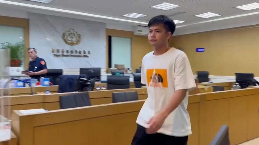 影/江祖平控侵犯涉2罪名獲交保　龔益霆速湊百萬走出北檢