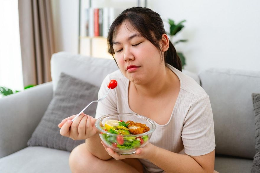 一天吃不到1000大卡還變胖？營養師揭真相：代謝報復！