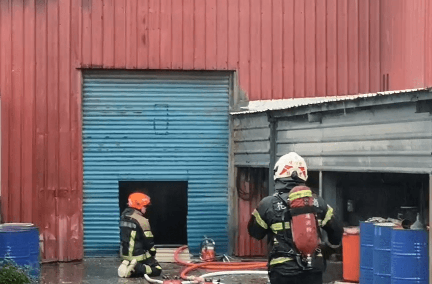 影/花蓮烤漆工廠疑遭雷擊竄火勢　3人嗆傷急送醫