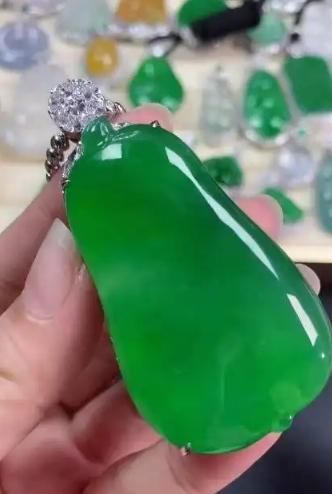 千萬翡翠直播標錯價拒出貨...買家怒告店家獲賠208萬