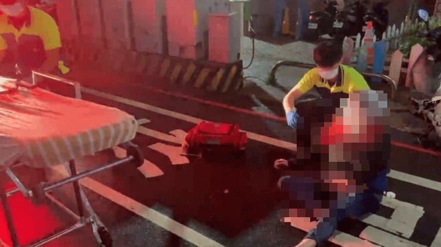 基隆廂型車深夜撞飛女騎士　肇逃又連撞3車棄車落跑