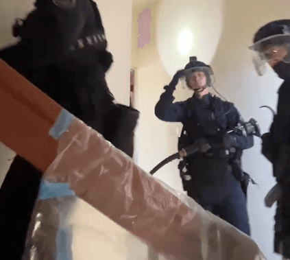 影/竹科旁警匪槍戰！中壢警追緝槍砲犯遭衝撞　逮獲2同夥