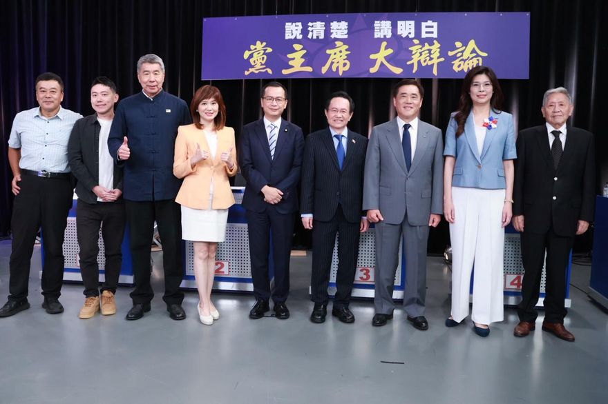 中天公布溝通簡訊嘆「做人難」　還原卓伯源未受邀辯論過程