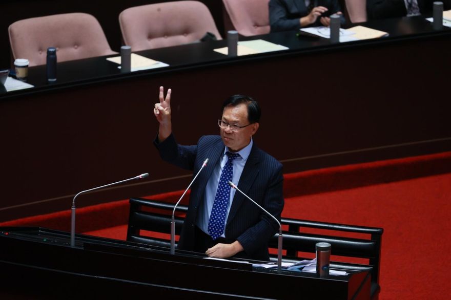 陳駿季稱堰塞湖「沒立即潰堤風險」？張啓楷曝三問題