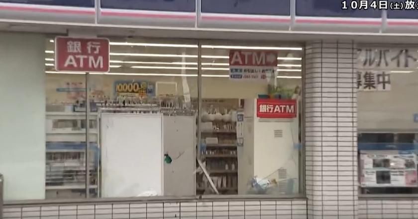 誤把油門當煞車！日男「砰」衝入超商　店外路人慘被輾斷腿