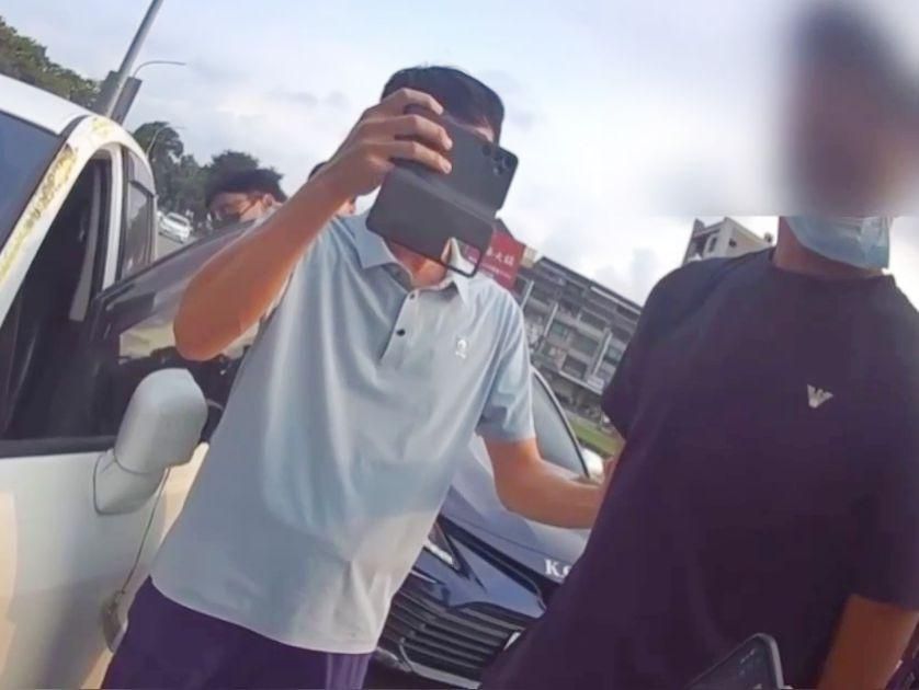 影/高雄鳳山兇狠毒販「拒檢撞警車」！車上一堆貨