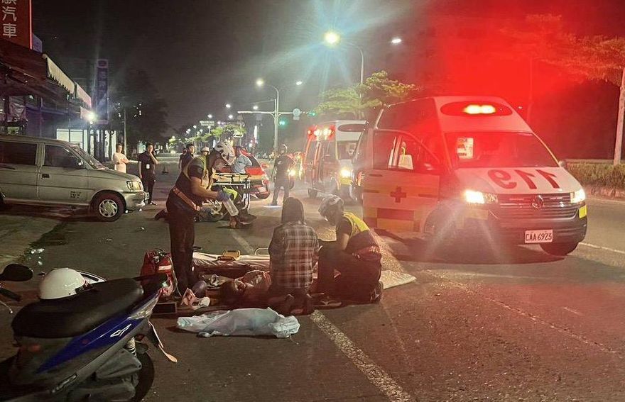 彰化17歲少女搭男伴機車「撞2車又被公車撞」慘死
