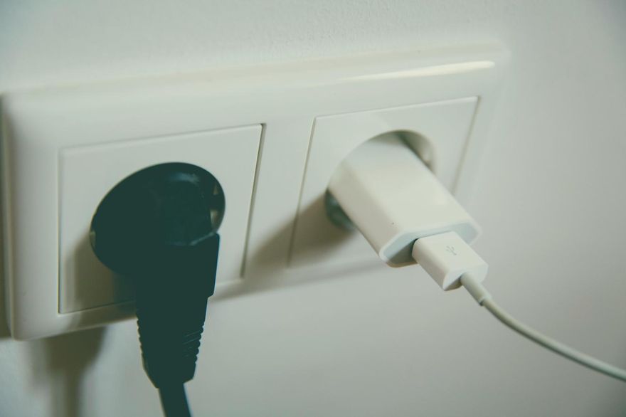 吹風機也上榜！台電列「家中9電器」插延長線恐釀災