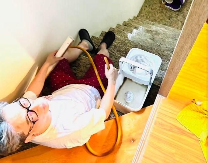 才嘆命理師卜陽離世！詹惟中家中樓梯重摔：差一點滑S