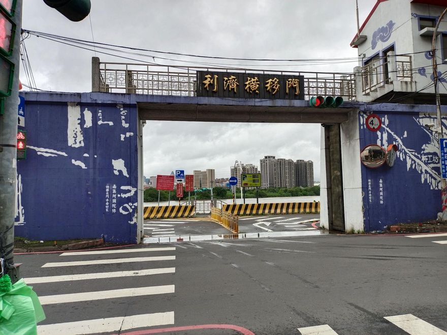新北市部分水門停車場只出不進　今晚7點起「部分開放紅黃線停車」