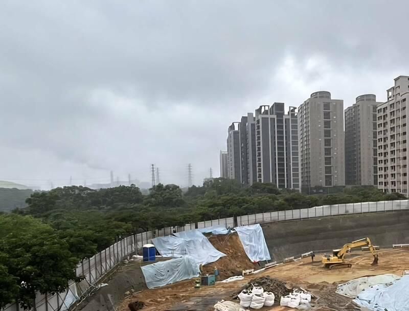 桃園連日豪雨！25億社宅工程局部崩塌　住宅處：無立即公安危害