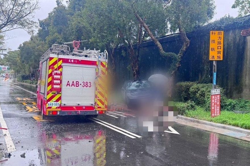 影/逃不過死神召喚！北市堤頂大道車禍「女拋飛重傷斷魂」