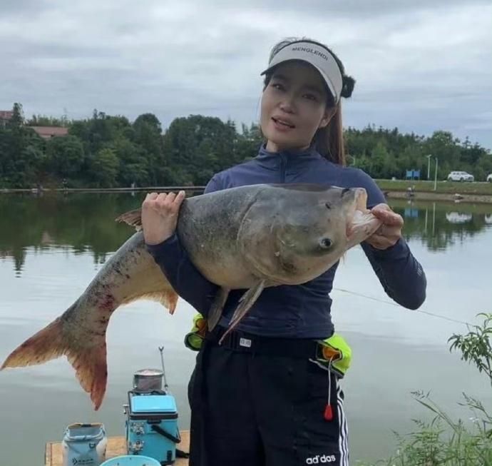 震驚！陸釣魚網紅袁小小傳癌逝　享年38歲