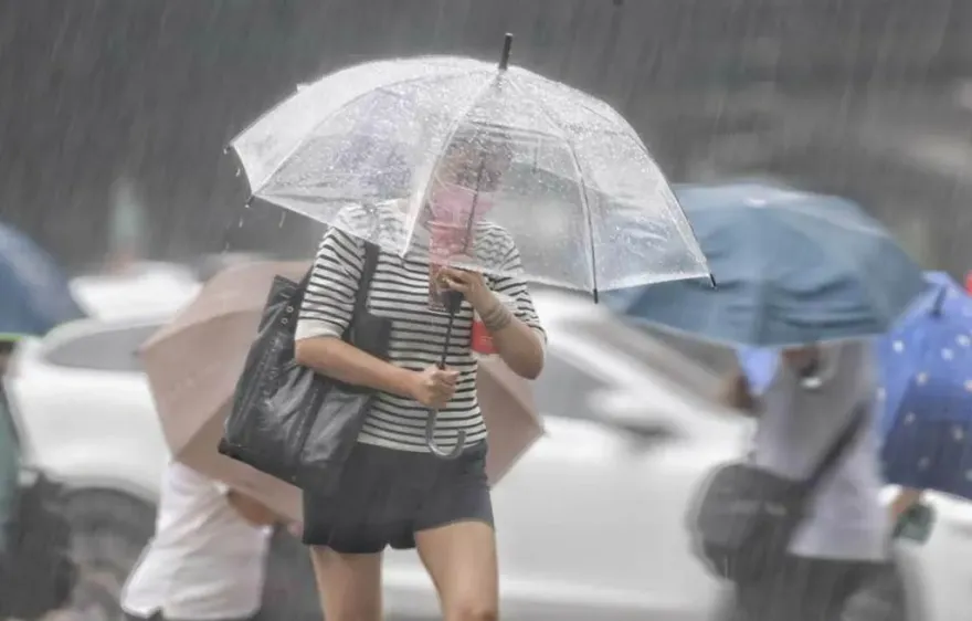 潭美共伴「暴雨炸北東」！新北市府示警：沿海9級陣風、浪高達5米