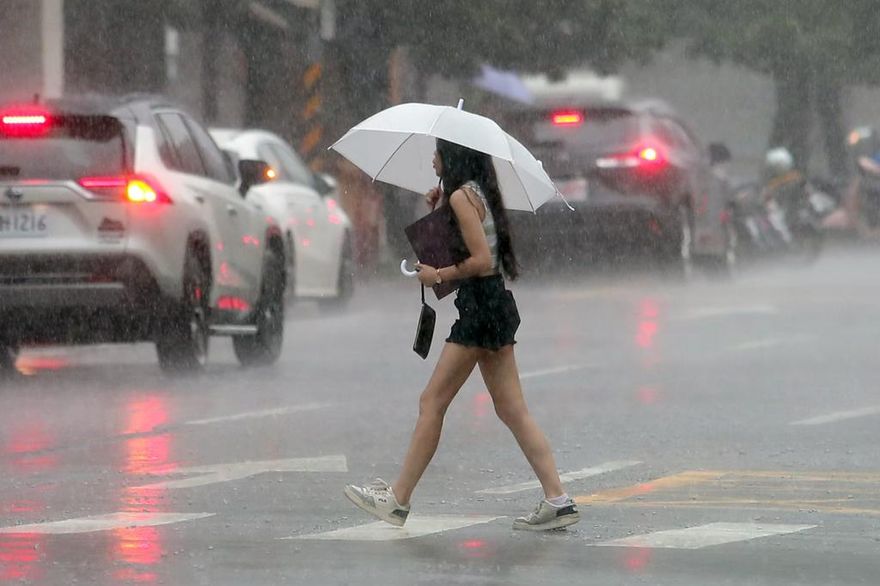台中市、彰化縣飆破36度高溫！4縣市炸大雨
