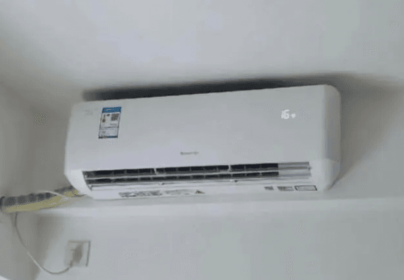 租屋處開2hr冷氣瞬間噴掉「440元電費」　要求退租遭房東拒退押金