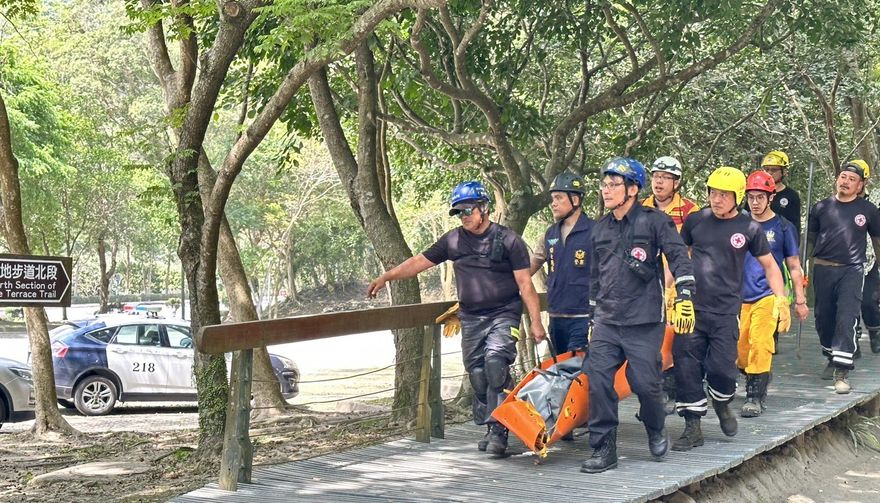 影/7.2強震撼全台/錐麓古道傳憾事！3登山客遭落石砸傷　2人卡樹上1死