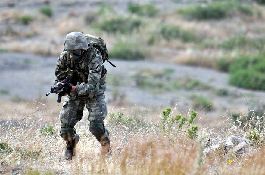 英募兵制喊停？保守黨擬推「強制服役制」　每年多花「1000億」公帑