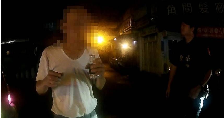 太誇張！台中男凌晨「逆向酒駕」　遭攔查竟向警「討酒喝」…下場超慘