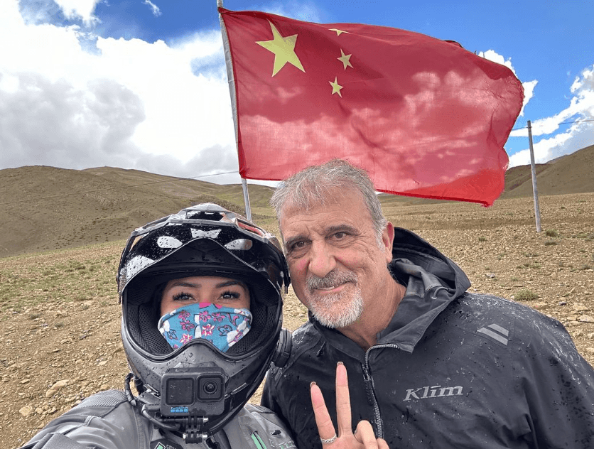 影/雙標？西班牙女網紅批西藏廁所髒、咖啡貴　曾在印度遭性侵仍讚偉大國家