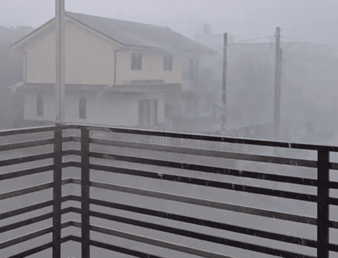 影/直擊！宜蘭冬山「狂風暴雨」猛襲　民眾嚇喊：千萬別出門