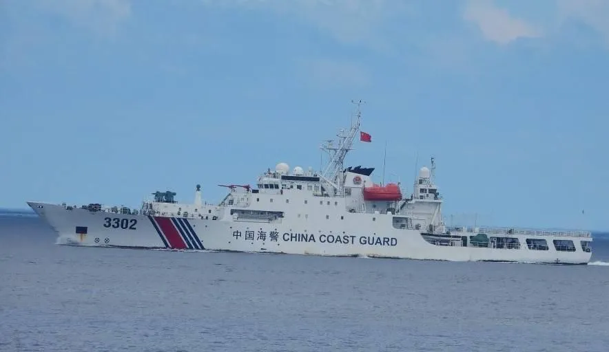侵入東沙的大陸3302號海警船(圖/海巡署)