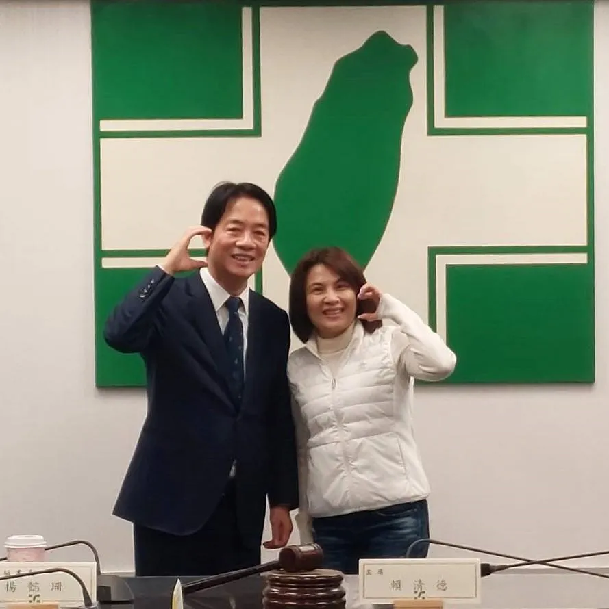 民進黨嘉義市議員黃露慧（右）。（圖／翻攝黃露慧臉書）
