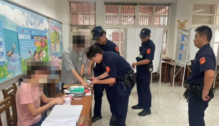 新北三芝一名男子因撕毀選票遭警方逮捕送辦。（圖／翻攝畫面）